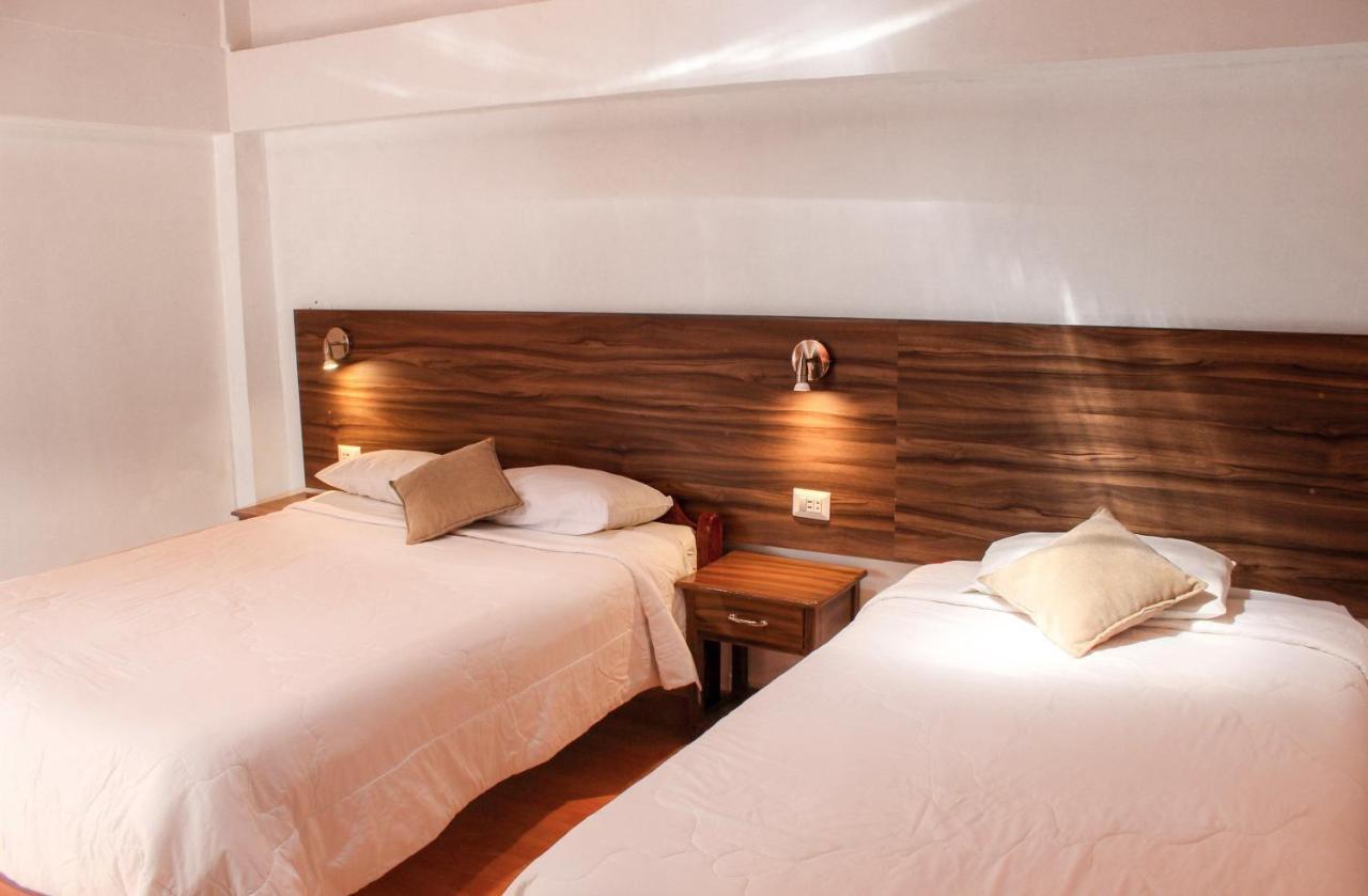 Quarto com 2 Camas de Solteiro