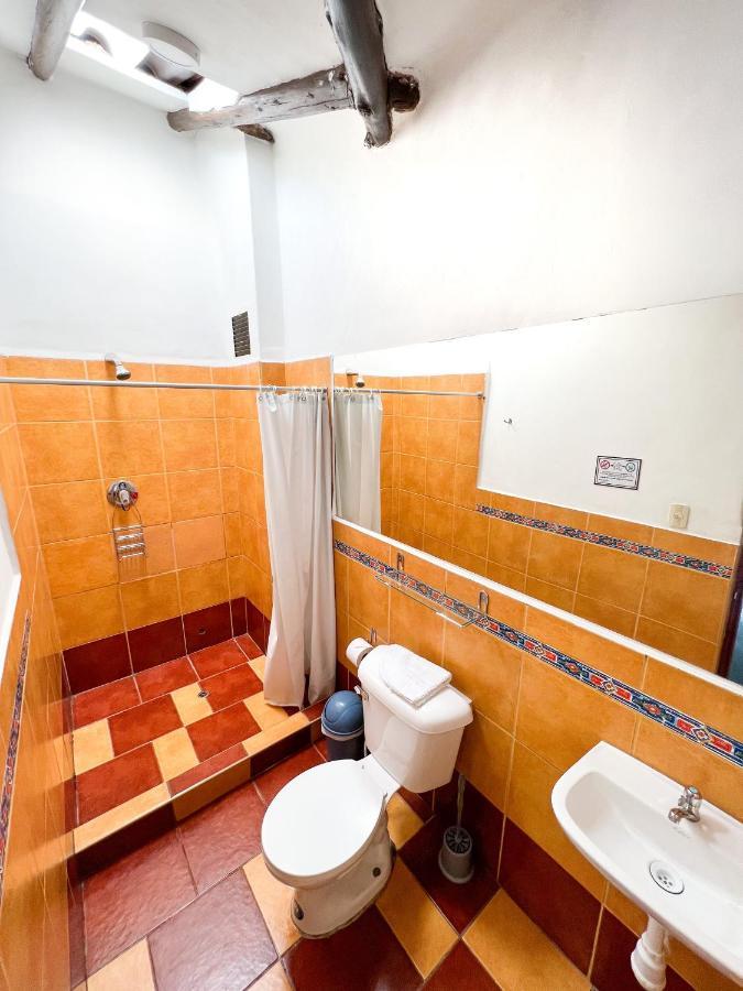 Habitación Familiar con baño privado (3 personas)