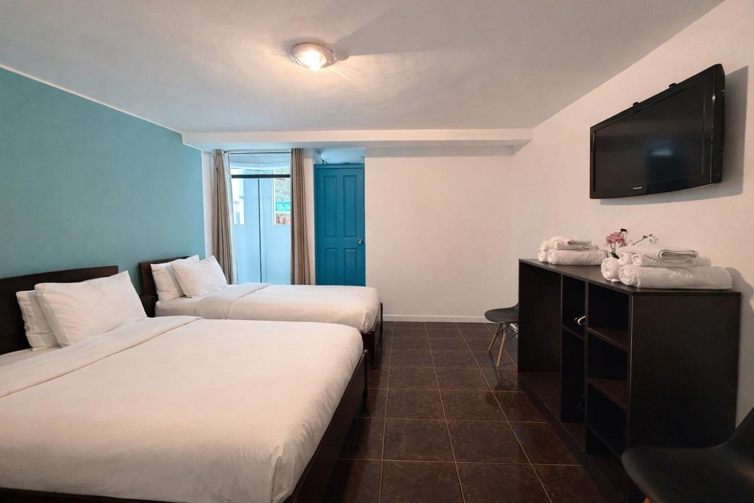 Quarto com 2 Camas de Solteiro