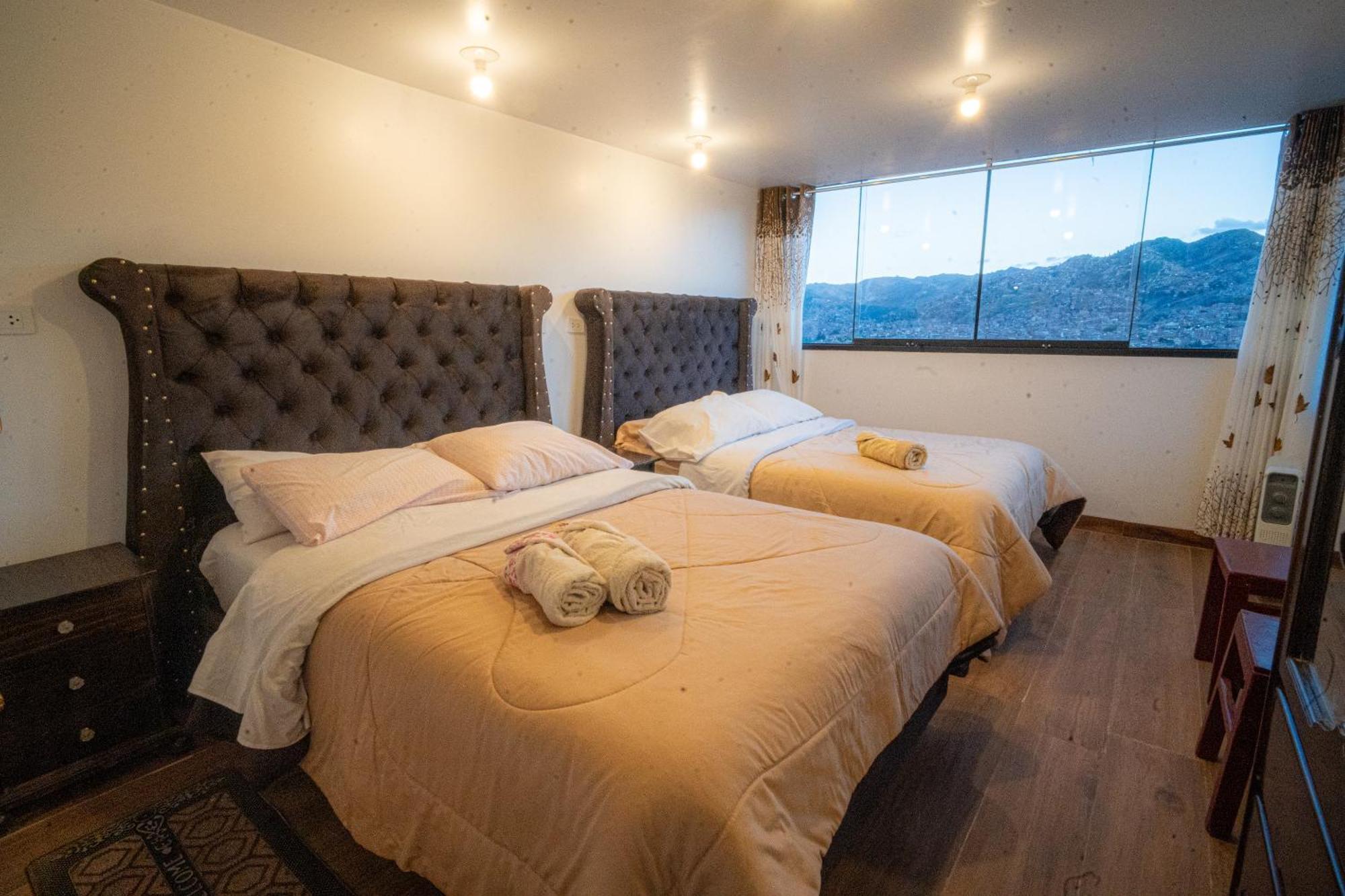 Quarto Standard com 2 Camas de Solteiro e Vista da Montanha