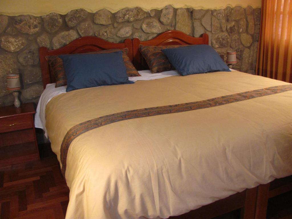 Quarto com Cama de Casal ou 2 de Solteiro