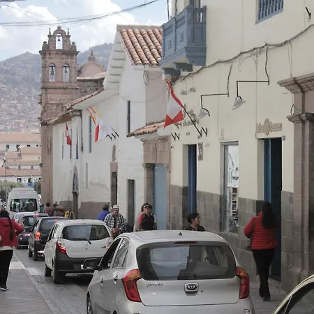 Hostal Alfredo'S Palace-3